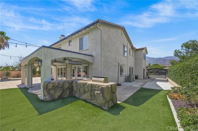 1481 Sunshine Circle, Corona, CA 92881