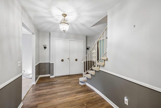 5318 Comanche Way, Madison, WI 53704