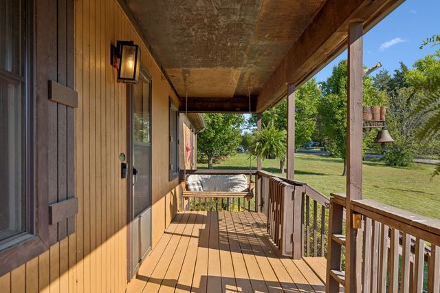 2318 Huckaby Rd, Columbia, TN 38401