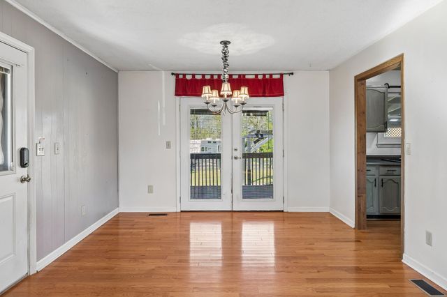 2318 Huckaby Rd, Columbia, TN 38401
