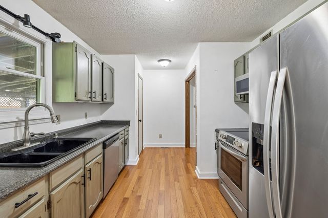 2318 Huckaby Rd, Columbia, TN 38401