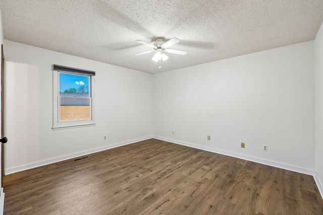 2318 Huckaby Rd, Columbia, TN 38401