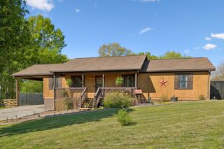 2318 Huckaby Rd, Columbia, TN 38401