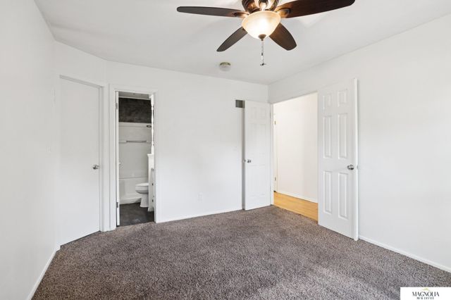 8124 S Hazelwood Drive, Lincoln, NE 68510