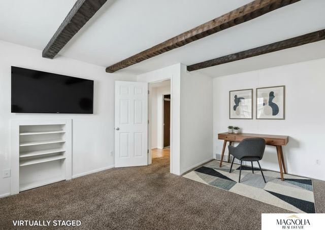 8124 S Hazelwood Drive, Lincoln, NE 68510