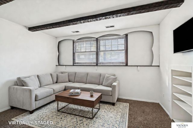 8124 S Hazelwood Drive, Lincoln, NE 68510