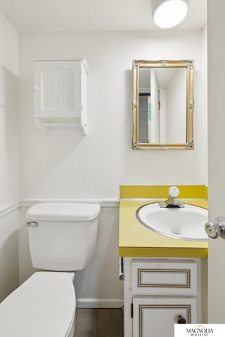 8124 S Hazelwood Drive, Lincoln, NE 68510