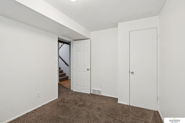 8124 S Hazelwood Drive, Lincoln, NE 68510