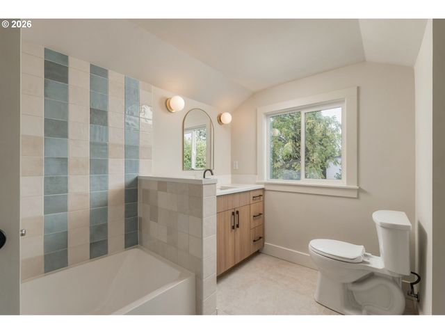14901 Se LEE Ave, Milwaukie, OR 97267