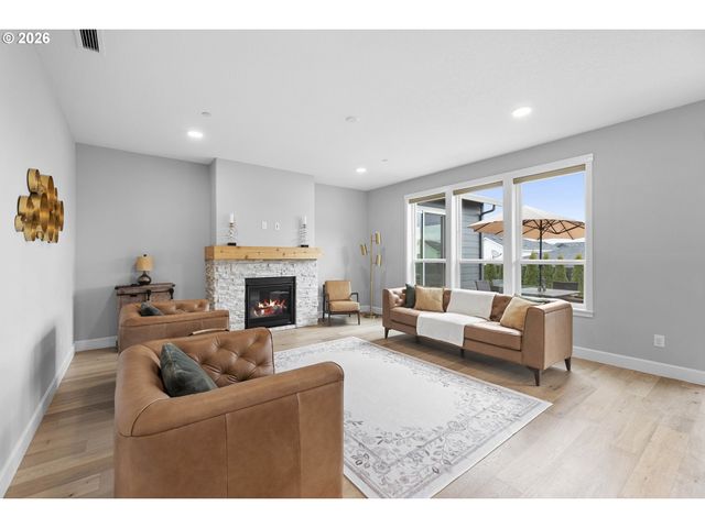 3470 W 3RD St, Washougal, WA 98671