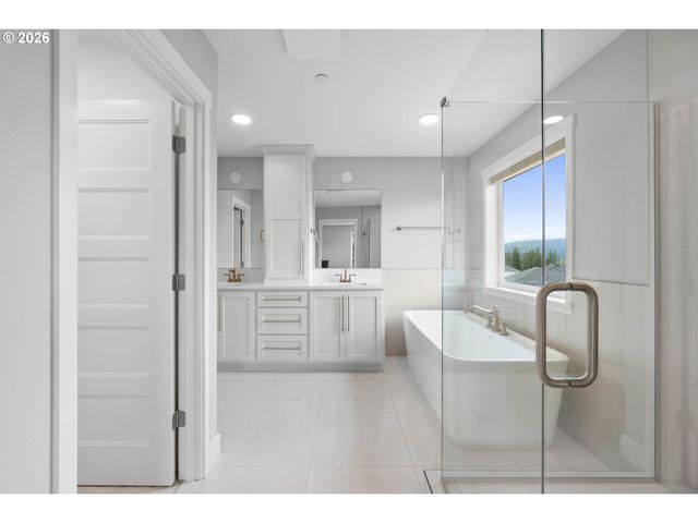 3470 W 3RD St, Washougal, WA 98671