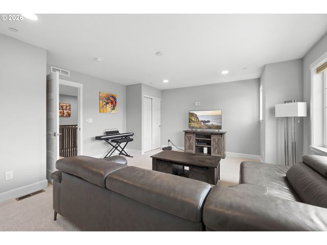 3470 W 3RD St, Washougal, WA 98671