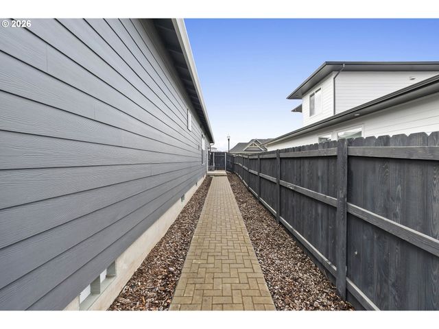 3470 W 3RD St, Washougal, WA 98671