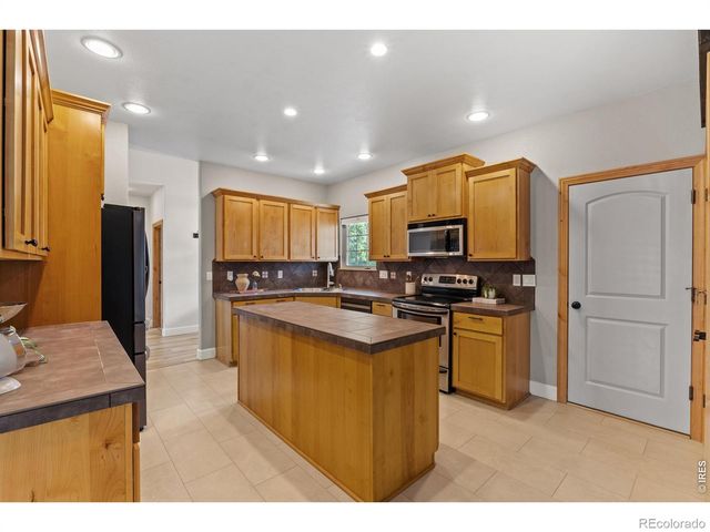2036 Vineyard Court, Windsor, CO 80550