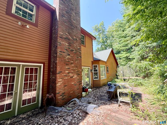389 Tepi Drive, Southbury, CT 06488