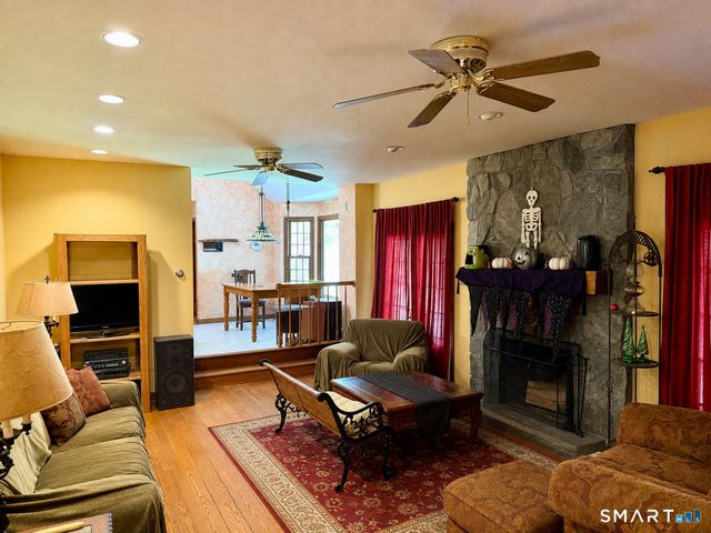 389 Tepi Drive, Southbury, CT 06488