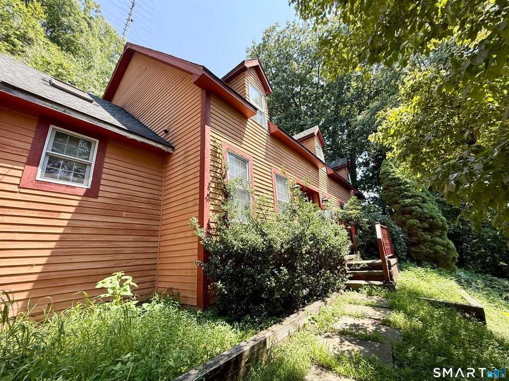 389 Tepi Drive, Southbury, CT 06488