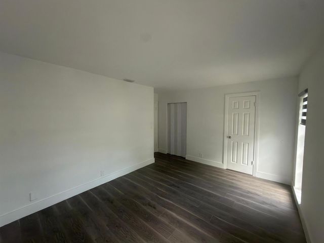 6583 Boulevard Of Champions, North Lauderdale, FL 33068