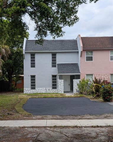 6583 Boulevard Of Champions, North Lauderdale, FL 33068