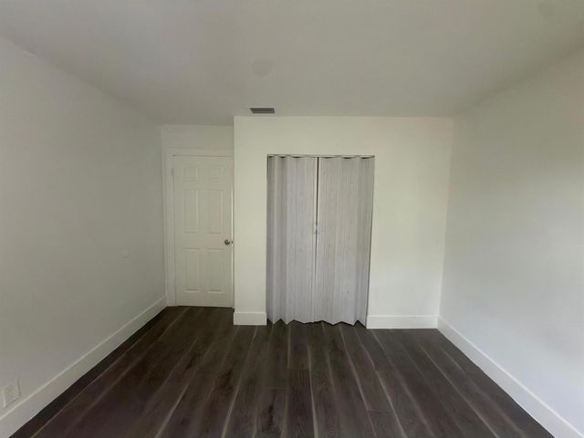 6583 Boulevard Of Champions, North Lauderdale, FL 33068