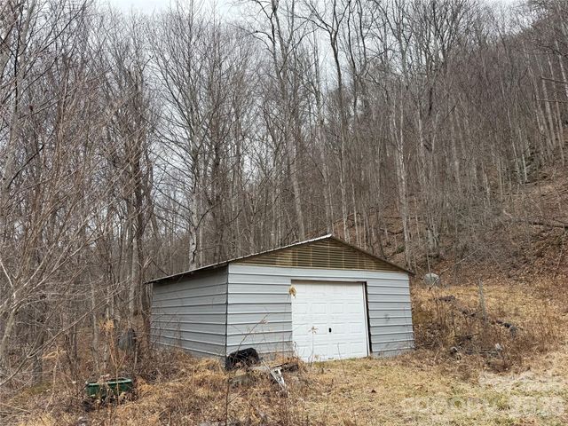 17619 Nc 209 Highway, Hot Springs, NC 28743