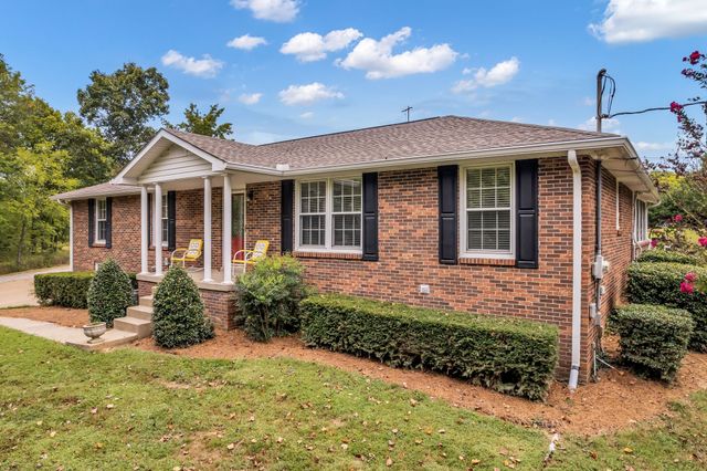 1665 Palmer Rd, Lebanon, TN 37090