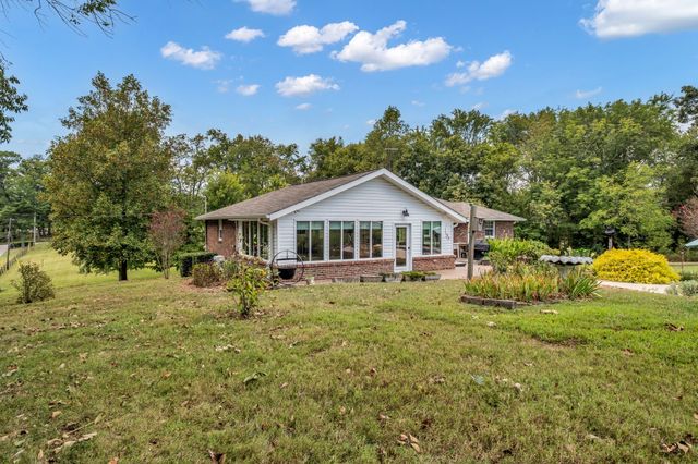 1665 Palmer Rd, Lebanon, TN 37090