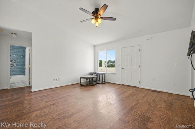 2383 E Maple Road, Troy, MI 48083