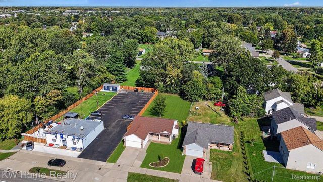 2383 E Maple Road, Troy, MI 48083