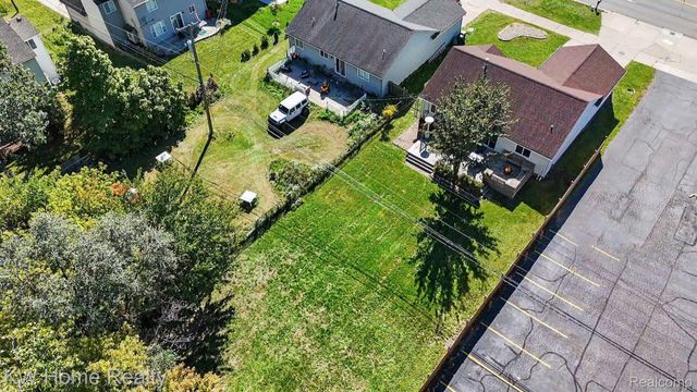 2383 E Maple Road, Troy, MI 48083