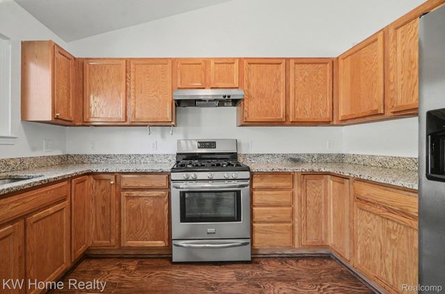2383 E Maple Road, Troy, MI 48083