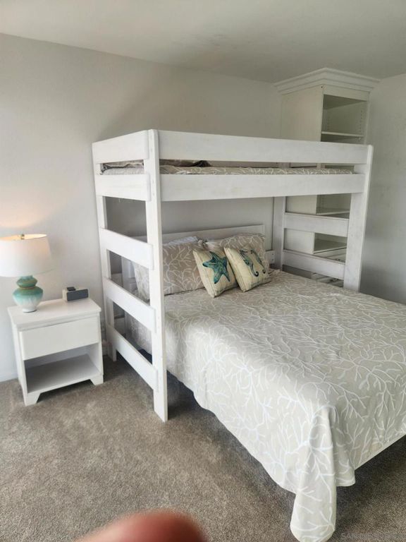 Image 10 of property listing at 1730 Avenida Del Mundo 610, Coronado, CA 92118