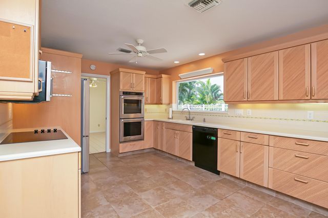 1491 SE Sunshine Avenue, Port St Lucie, FL 34952
