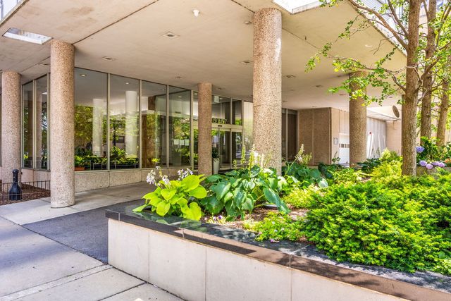 5757 N Sheridan Road 20G, Chicago, IL 60660
