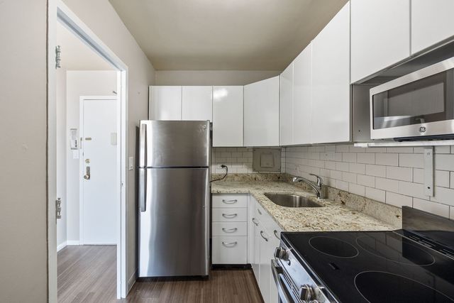 5757 N Sheridan Road 20G, Chicago, IL 60660