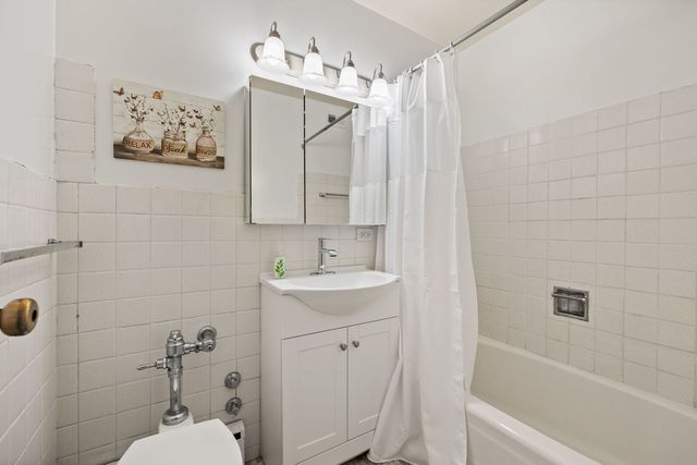 5757 N Sheridan Road 20G, Chicago, IL 60660