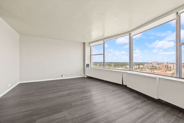 5757 N Sheridan Road 20G, Chicago, IL 60660