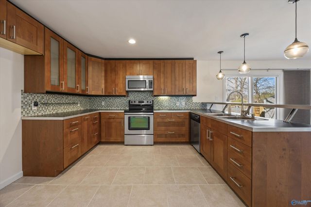 713 Stanhope Drive, Huntsville, AL 35801