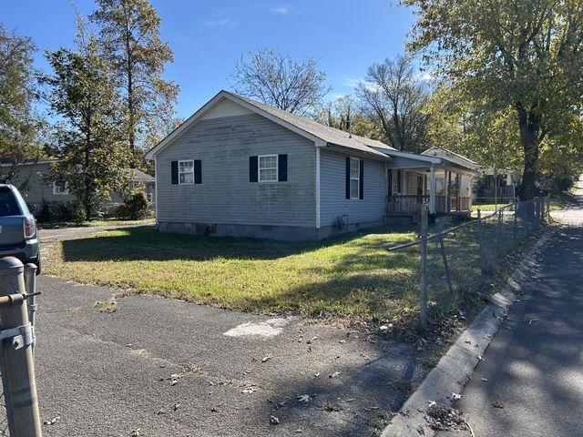 226 Hill St, Columbia, TN 38401