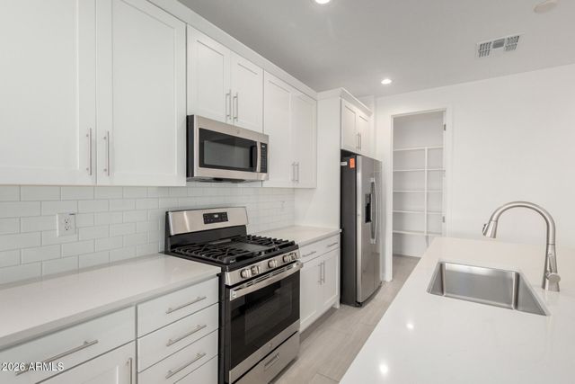 5417 W ROYAL PALM Road, Glendale, AZ 85302