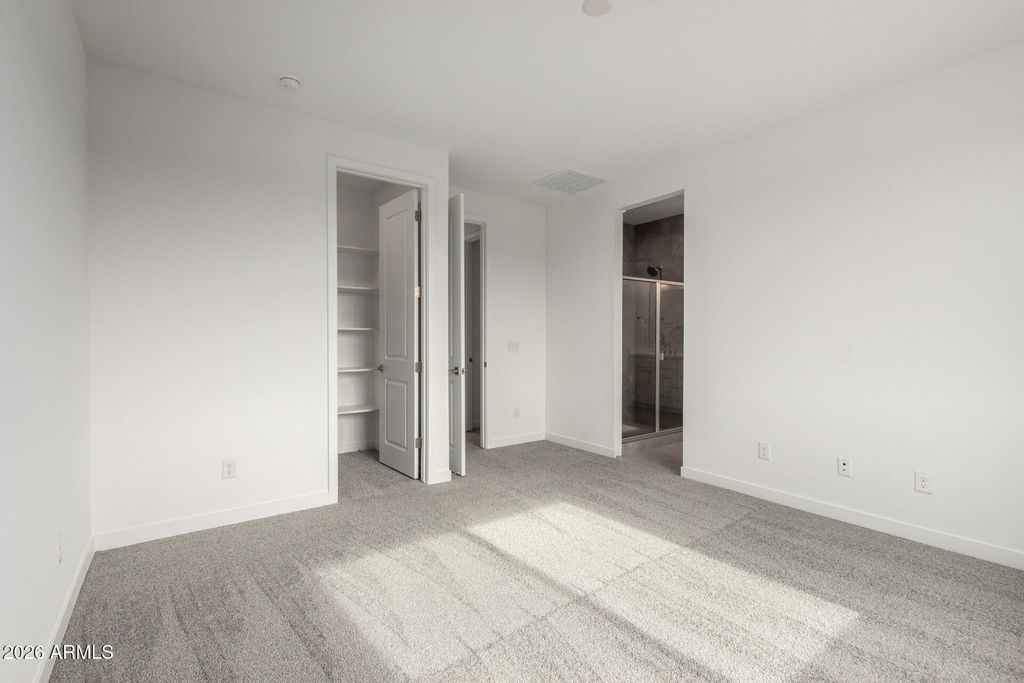 Image 12 of property listing at 5417 W ROYAL PALM Road, Glendale, AZ 85302