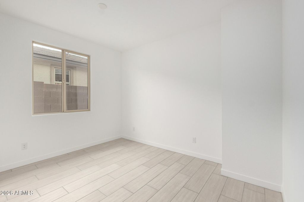 Image 18 of property listing at 5417 W ROYAL PALM Road, Glendale, AZ 85302