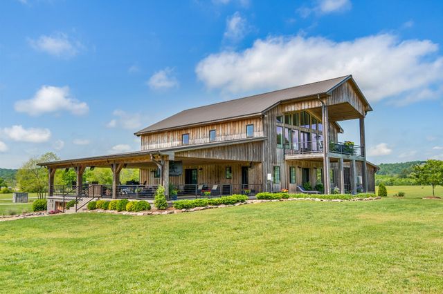 1054 Sunrise Cir, Ashland City, TN 37015