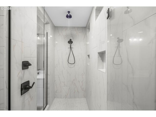 8608 Ne 182ND Pl, Vancouver, WA 98682