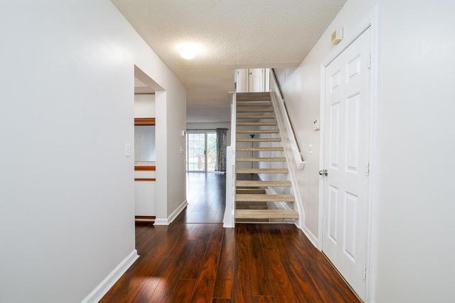 5597 Valencia Park Boulevard, 11E, Hilliard, OH 43026