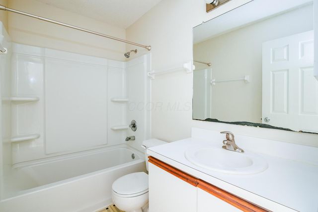 5597 Valencia Park Boulevard, 11E, Hilliard, OH 43026