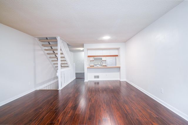 5597 Valencia Park Boulevard, 11E, Hilliard, OH 43026