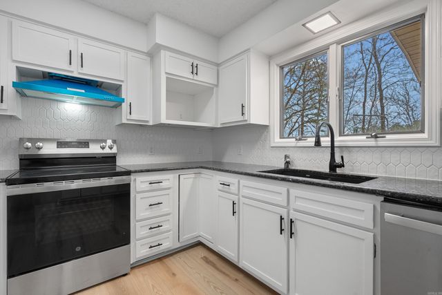 12 Alava Lane, Hot Springs Village, AR 71909