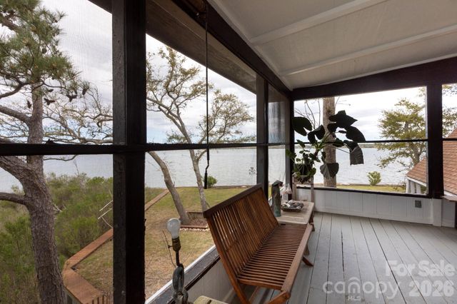 211 Fannie Creek Lane, Sneads Ferry, NC 28460