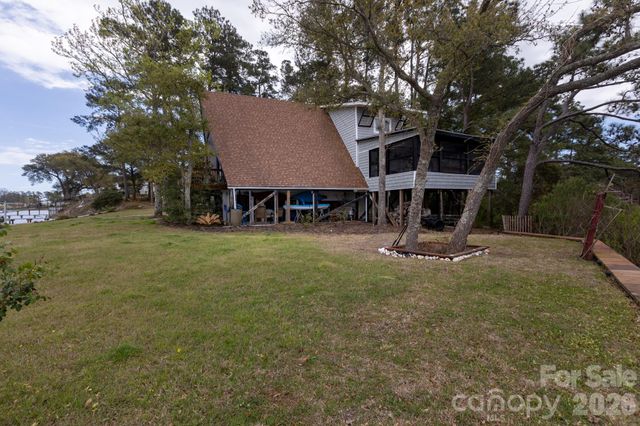 211 Fannie Creek Lane, Sneads Ferry, NC 28460